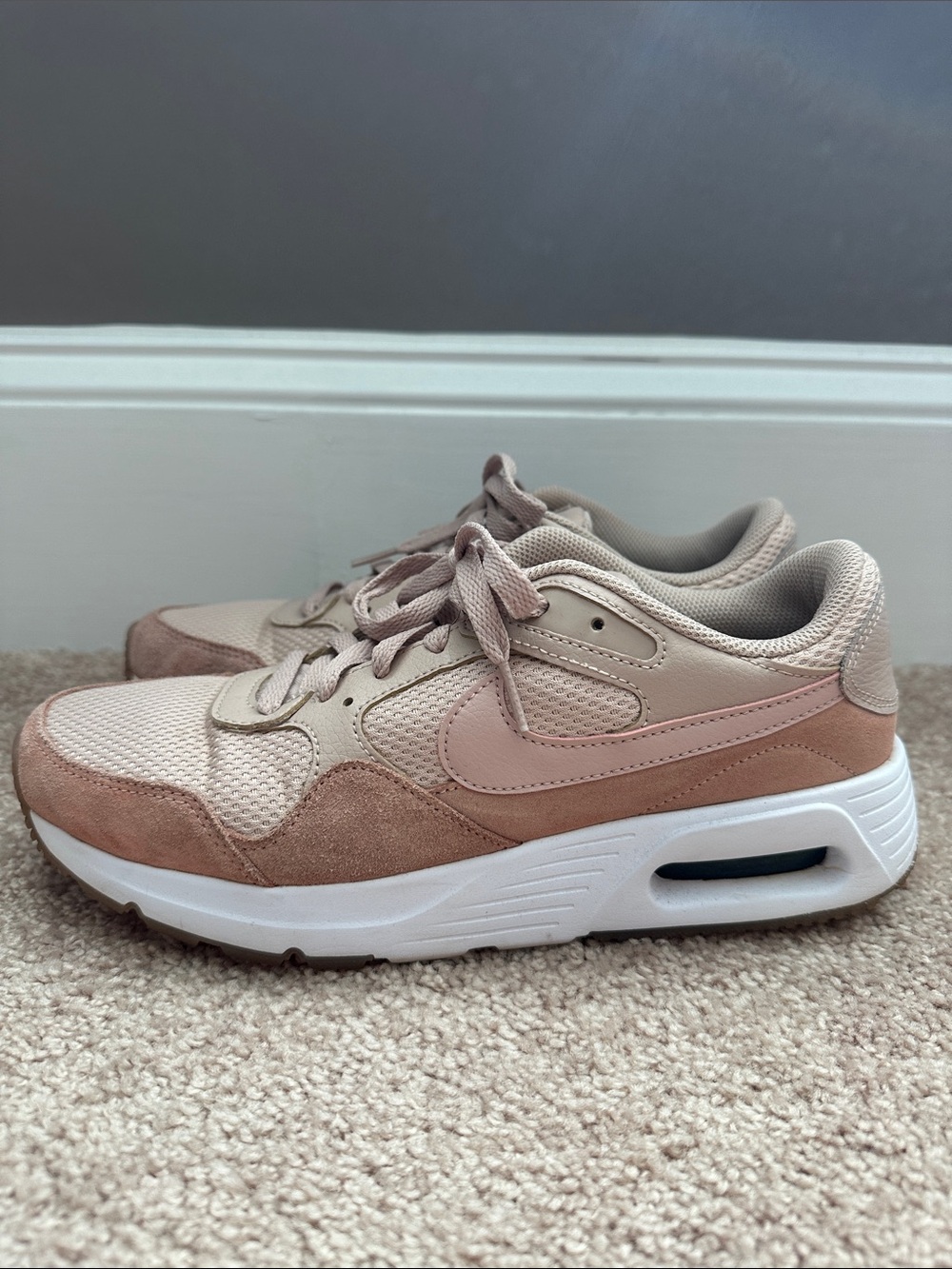 Women’s Nike Air Max Sneakers in Dusty Pink - Picture 4 of 9